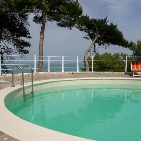 La Caletta Aparthotel *